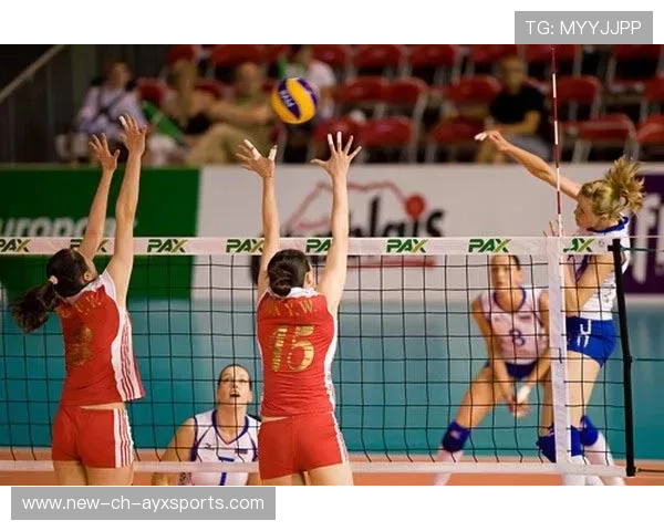 中国女排网口双人拦网成功建立优势